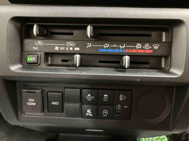 ハイゼットトラックスタンダード／４ＷＤ／５ＭＴＡＭ／ＦＭラジオ　マニュアルエアコン　パワステ　ＡＢＳ　スマートアシスト　コーナーセンサー　オートライト　オートハイビーム　三方開　ハロゲンヘッドランプ　荷台マット　フロアマット（三重県）の中古車
