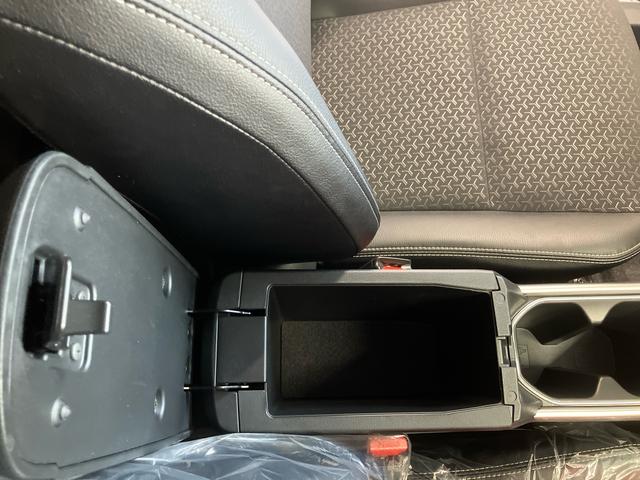 ロッキープレミアムＧプッシュボタンスタート　キーフリー　ディスプレイオーディオ　スマートアシスト（三重県）の中古車