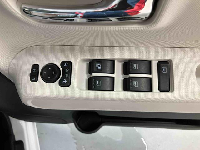 ムーヴキャンバスストライプスＧナビ　バックモニター　ＥＴＣ　ドライブレコーダー　プッシュボタンスタート　電動パーキングブレーキ　キーフリー　両側パワースライドドア　オートエアコン　置きラクボックス　ホッとカップホルダー　スマアシ（三重県）の中古車