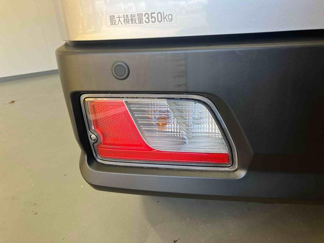 ハイゼットカーゴデラックス／ＡＭ／ＦＭラジオ／マニュアルエアコン／キーレスキーレス　ＡＭ／ＦＭラジオ　スマートアシストカメラ　マニュアルエアコン（三重県）の中古車