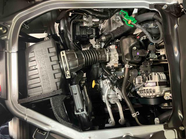 ハイゼットカーゴデラックス／ＡＭ／ＦＭラジオ／マニュアルエアコン／キーレスキーレス　ＡＭ／ＦＭラジオ　スマートアシストカメラ　マニュアルエアコン（三重県）の中古車