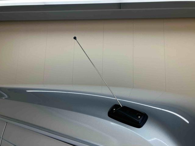 ハイゼットカーゴデラックス／ＡＭ／ＦＭラジオ／マニュアルエアコン／キーレスキーレス　ＡＭ／ＦＭラジオ　スマートアシストカメラ　マニュアルエアコン（三重県）の中古車