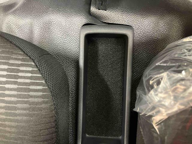 ハイゼットカーゴデラックス／ＡＭ／ＦＭラジオ／マニュアルエアコン／キーレスキーレス　ＡＭ／ＦＭラジオ　スマートアシストカメラ　マニュアルエアコン（三重県）の中古車