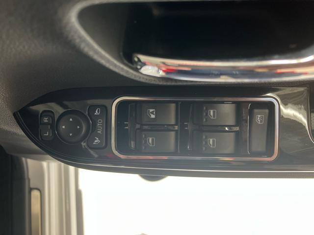 タントカスタムＸスタイルセレクション／両側パワースライドドア両側パワースライドドア　イージークローザー　パノラマモニター　ナビ　ドライブレコーダー　プッシュボタンスタート　インパネシフト　キーフリー　前席シートヒーター　運転席ロングスライドシート（三重県）の中古車