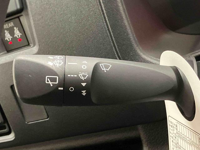 ハイゼットカーゴＤＸＡＭ／ＦＭラジオ　前席パワーウィンドウ　インパネシフト　マニュアルエアコン　キーレスエントリー　コーナーセンサー　オートライト　オートハイビーム　スマートアシスト（三重県）の中古車