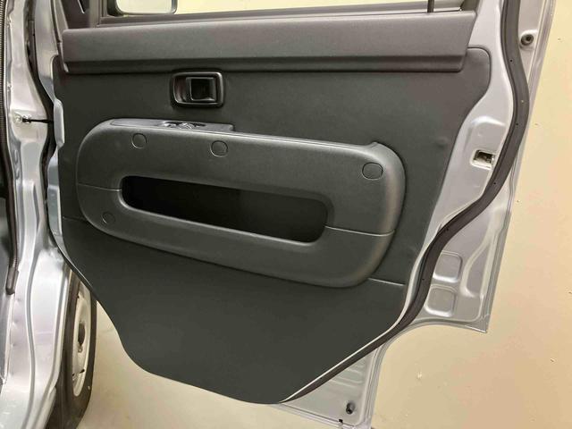 ハイゼットカーゴデラックスＳＡ３ＡＭ／ＦＭラジオ　マニュアルエアコン　パワステ　パワーウィンドウ　ＡＢＳ　スマートアシスト３搭載　マット　バイザー　コーナーセンサー　キーレスエントリー　２ＷＤ　４ＡＴ（三重県）の中古車