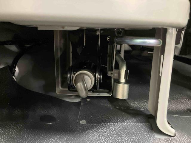 ハイゼットカーゴＤＸ／２ＷＤ／ＣＶＴＡＭ／ＦＭラジオ　前席パワーウィンドウ　キーレスエントリー　オーバーヘッドシェルフ　インパネシフト　スマートアシスト　オートハイビーム　オートライト　コーナーセンサー　スクエアボディ　両側スライドドア（三重県）の中古車