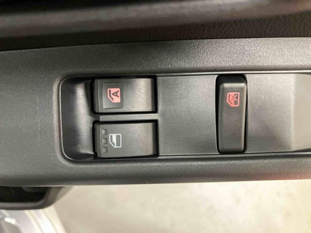 ハイゼットカーゴＤＸ／２ＷＤ／ＣＶＴＡＭ／ＦＭラジオ　前席パワーウィンドウ　キーレスエントリー　オーバーヘッドシェルフ　インパネシフト　スマートアシスト　オートハイビーム　オートライト　コーナーセンサー　スクエアボディ　両側スライドドア（三重県）の中古車