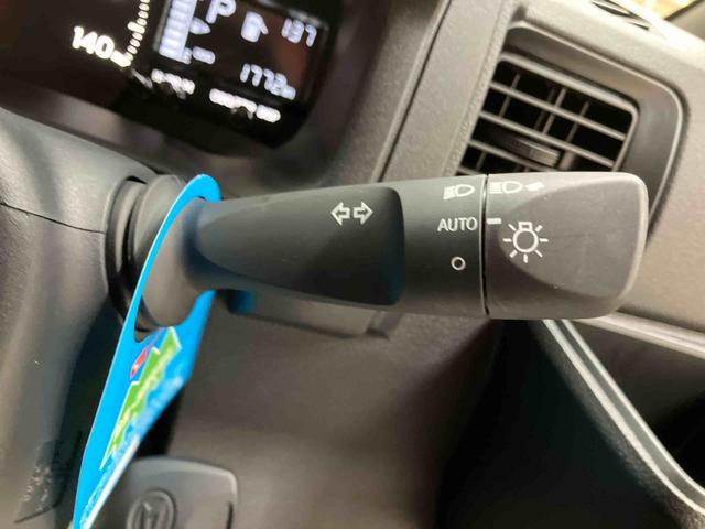 ハイゼットカーゴＤＸ／２ＷＤ／ＣＶＴＡＭ／ＦＭラジオ　前席パワーウィンドウ　キーレスエントリー　オーバーヘッドシェルフ　インパネシフト　スマートアシスト　オートハイビーム　オートライト　コーナーセンサー　スクエアボディ　両側スライドドア（三重県）の中古車