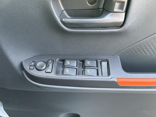 タントファンクロスターボ　　電動パーキングブレーキ　１年間無料保証元試乗車　コーナーセンサー　盗難警報装置　衝突軽減　車線逸脱警告　電動格納ドアミラー　シートヒーター付き　衝突安全ボディ　Ａライト　１オーナー　ルーフレール　キーフリーシステム　ターボ車　バックカメラ（三重県）の中古車
