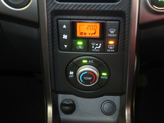 コペンエクスプレイ　　　届出済未使用車　キーフリー　１年間無料保証元展示車　運転席・助手席シートヒータ　セキュリティアラーム　デュアルエアバッグ　安全ボディ　ＬＥＤヘッドライト　ＡＢＳ　定期点検記録簿　ターボ　オートライト　アイドリングストップ　パワーウィンドウ（三重県）の中古車