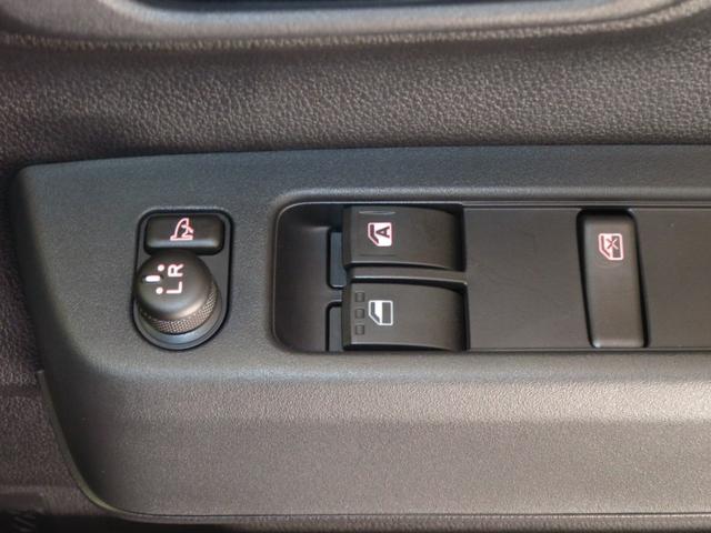 ハイゼットカーゴクルーズ　　　届出済未使用車　２ＷＤ　ＣＶＴ　１年間無料保証レーンキープアシスト　ハイビームアシスト　両側スライド　安全ボディ　電動ミラー　アイドリングストップ機能　ダブルエアバッグ　ＡＢＳ　盗難防止システム　記録簿　レベリング　キーフリー　コーナーセンサー（三重県）の中古車