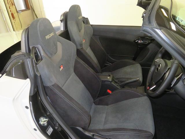 コペンＧＲ　スポーツ　　届出済未使用車　キーフリー　１年間無料保証元展示車　衝突安全ボディ　盗難防止システム　記録簿付き　運転席・助手席シートヒーター　ターボ　オートライト　ＡＷ　ＡＢＳ　ダブルエアバック　アイドルストップ　プッシュスタート　オートエアコン（三重県）の中古車