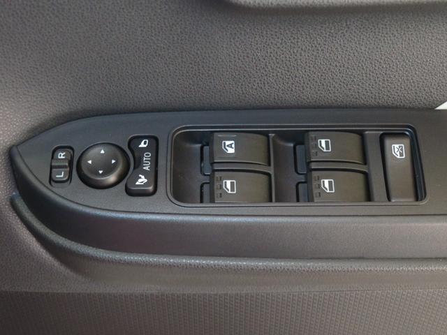 タントＸ　　届出済未使用車　電動パーキングブレーキ　１年間無料保証アイスト　衝突回避軽減　点検記録簿　電動格納式ミラー　コーナーセンサー　Ｂカメラ　ＬＥＤライト　助手席側パワースライドドア　車線逸脱警報　運転席・助手席シートヒーター　エアバッグ　ワンオーナー（三重県）の中古車