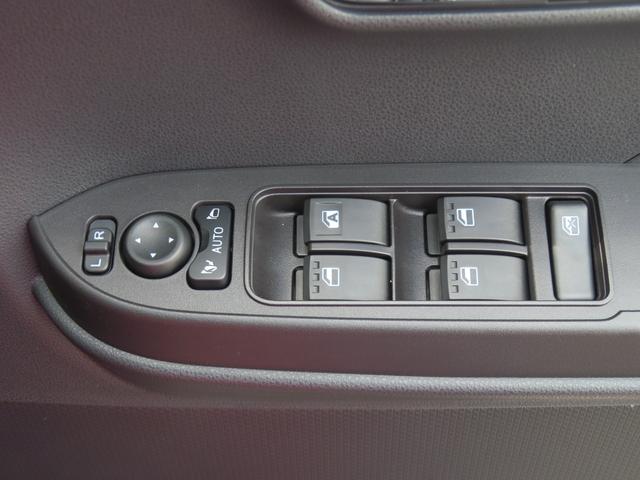 タントカスタムＸ　　届出済未使用車　オートエアコン　１年間無料保証衝突軽減Ｂ　Ａストップ　　両自動ドア　Ｂカメ　シートヒータ　電動ミラー　車線逸脱警報装置　リモコンキー　ＬＥＤライト　衝突安全ボディ　ＡＵＴＯライト　ＡＷ　電動パーキングブレーキ　コーナーセンサー（三重県）の中古車