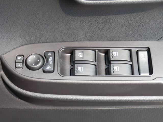 タントカスタムＸ　　運転席・助手席シートヒーター　１年間無料保証衝突軽減Ｂ　Ａストップ　両自動ドア　Ｂカメ　電動ミラー　車線逸脱警報装置　ＬＥＤライト　衝突安全ボディ　電動パーキングブレーキ　コーナーセンサー　キーフリー　オートエアコン　ＡＷ　パワーウィンドウ（三重県）の中古車