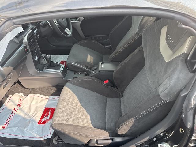 コペンエクスプレイＳ　　届出済未使用車　キーフリー　１年間無料保証ＬＥＤライト　ターボ　助手席エアバッグ　記録簿　ＡＢＳ　アイドリングストップ　アルミホイール　オートライト　運転席・助手席シートヒーター　オートエアコン　パワーウィンドウ（三重県）の中古車