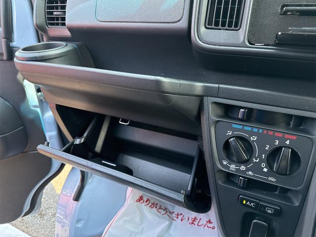 ハイゼットカーゴＤＸ　ＳＡIII　　　　　　　２ＷＤ　５ＭＴ　１年間無料保証ワンオーナ　車線逸脱警告　ヘッドライトＬＥＤ　ハイビームアシスト　アイドルストップ　オートライト　キ−レス　両側スライドドア　デュアルエアバッグ　衝突安全ボディ　ＡＢＳ　レベリング　マニュアルエアコン（三重県）の中古車