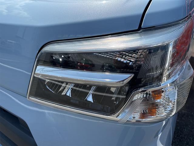 ハイゼットカーゴＤＸ　ＳＡIII　　　　　　　２ＷＤ　５ＭＴ　１年間無料保証ワンオーナ　車線逸脱警告　ヘッドライトＬＥＤ　ハイビームアシスト　アイドルストップ　オートライト　キ−レス　両側スライドドア　デュアルエアバッグ　衝突安全ボディ　ＡＢＳ　レベリング　マニュアルエアコン（三重県）の中古車