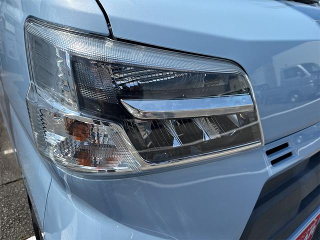 ハイゼットカーゴＤＸ　ＳＡIII　　　　　　　２ＷＤ　５ＭＴ　１年間無料保証ワンオーナ　車線逸脱警告　ヘッドライトＬＥＤ　ハイビームアシスト　アイドルストップ　オートライト　キ−レス　両側スライドドア　デュアルエアバッグ　衝突安全ボディ　ＡＢＳ　レベリング　マニュアルエアコン（三重県）の中古車