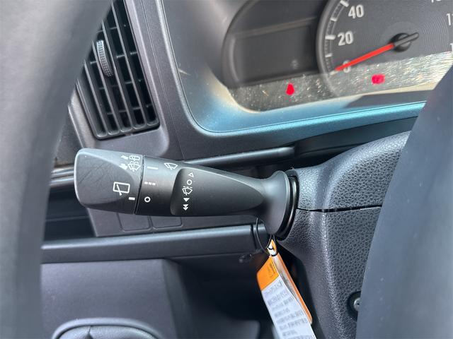 ハイゼットカーゴＤＸ　ＳＡIII　　　　　　　２ＷＤ　５ＭＴ　１年間無料保証ワンオーナ　車線逸脱警告　ヘッドライトＬＥＤ　ハイビームアシスト　アイドルストップ　オートライト　キ−レス　両側スライドドア　デュアルエアバッグ　衝突安全ボディ　ＡＢＳ　レベリング　マニュアルエアコン（三重県）の中古車