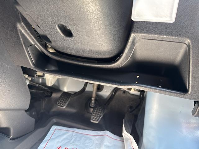 ハイゼットカーゴＤＸ　ＳＡIII　　　　　　　２ＷＤ　５ＭＴ　１年間無料保証ワンオーナ　車線逸脱警告　ヘッドライトＬＥＤ　ハイビームアシスト　アイドルストップ　オートライト　キ−レス　両側スライドドア　デュアルエアバッグ　衝突安全ボディ　ＡＢＳ　レベリング　マニュアルエアコン（三重県）の中古車