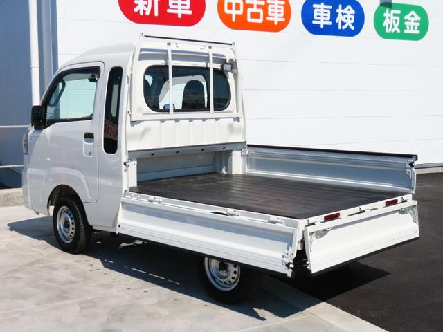 ハイゼットトラックジャンボスタンダード     2WD 5MT 1年間無料保証パワーステアリング LEDヘッドライト 車線逸脱警報 記録簿 エアコン 荷台作業照明 荷台ゴムマット ゲートプロテクター ゲートチェーン あゆみ板掛け コーナーセンサー 前方用ドライブレコーダー(三重県)の中古車