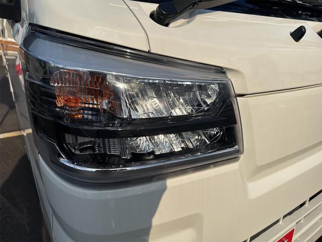 ハイゼットトラックジャンボスタンダード     2WD 5MT 1年間無料保証パワーステアリング LEDヘッドライト 車線逸脱警報 記録簿 エアコン 荷台作業照明 荷台ゴムマット ゲートプロテクター ゲートチェーン あゆみ板掛け コーナーセンサー 前方用ドライブレコーダー(三重県)の中古車