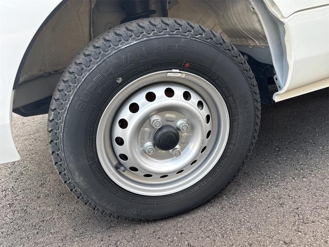 ハイゼットトラックジャンボスタンダード     2WD 5MT 1年間無料保証パワーステアリング LEDヘッドライト 車線逸脱警報 記録簿 エアコン 荷台作業照明 荷台ゴムマット ゲートプロテクター ゲートチェーン あゆみ板掛け コーナーセンサー 前方用ドライブレコーダー(三重県)の中古車