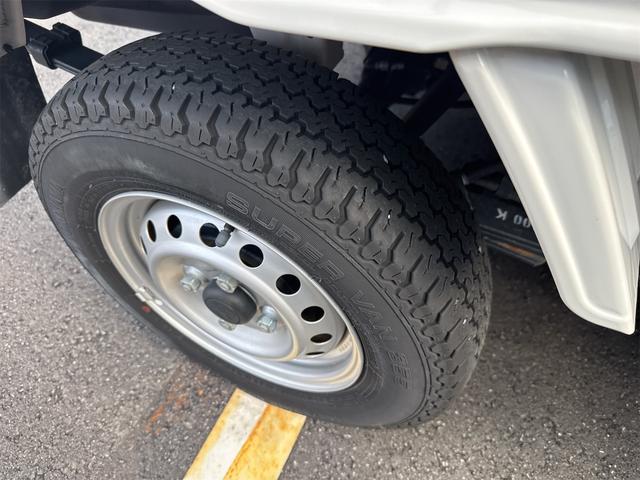 ハイゼットトラックジャンボスタンダード     2WD 5MT 1年間無料保証パワーステアリング LEDヘッドライト 車線逸脱警報 記録簿 エアコン 荷台作業照明 荷台ゴムマット ゲートプロテクター ゲートチェーン あゆみ板掛け コーナーセンサー 前方用ドライブレコーダー(三重県)の中古車