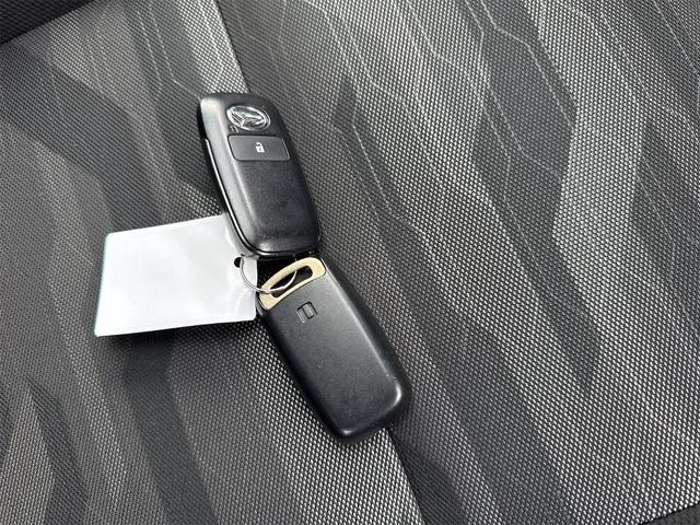 タフトG 運転席・助手席シートヒーター キーフリー 1年間無料保証スタイリッシュガラスルーフ コーナーセンサー 電動格納ドアミラー エコアイドル Bカメラ レーンキープアシスト エアバック 電動パーキングブレーキ オートエアコン パワーウィンドウ 純正フロアマット(三重県)の中古車