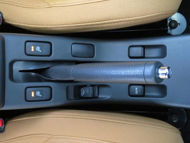 コペンローブ　　　届出済未使用車　コーナーセンサー　１年間無料保証１オーナー　ターボ車　整備記録簿　運転席・助手席シートヒーター　ＡＷ　キーフリー　ＬＥＤへッドライト　ＡＢＳ　衝突安全ボディ　オートライト　オートエアコン　パワーウィンドウ　アイドリングストップ（三重県）の中古車