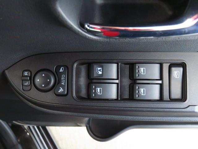 タントカスタムＲＳ　　運転席・助手席シートヒーター　１年間無料保証両側パワスライドドア　レーンキープＡ　ＩＳＴＯＰ　元試乗車　ターボ　ＬＥＤライト　１オーナー　オートライト　キーフリー　ＡＢＳ　バックカメラ　電動格納ミラー　電動パーキングブレーキ　コーナーセンサー（三重県）の中古車