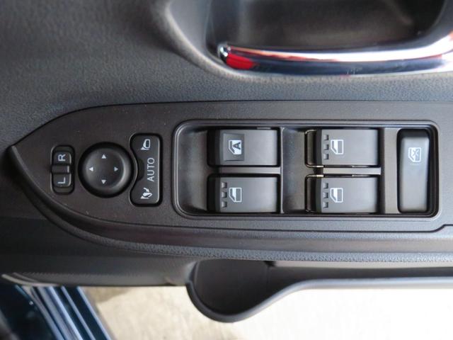 タントカスタムＲＳ　　　　　電動パーキングブレーキ　１年間無料保証両側パワスライドドア　レーンキープＡ　ＩＳＴＯＰ　元試乗車　ターボエンジン　ＬＥＤライト　１オーナー　オートライト　キーフリー　ＡＢＳ　パノラマカメラ　運転席・助手席シートヒーター　コーナーセンサー（三重県）の中古車