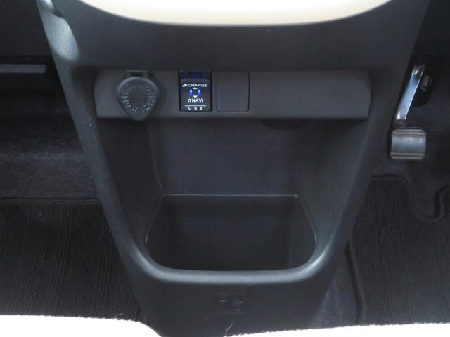 ムーヴキャンバスＸメイクアップリミテッド　ＳＡIII　　　　　１年間無料保証ＵＳＢ　Ｂｔオーディオ　盗難防止装置　地デジ　プッシュスタート　オートハイビーム　ＤＶＤ　電動格納ミラー　ベンチシート　純正７型ナビ　前後ドラレコ　パノラマカメラ　両側パワースライドドア　キーフリー（三重県）の中古車