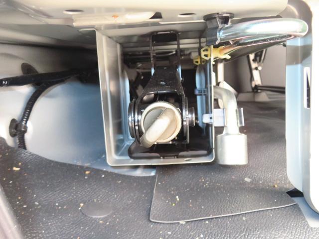 ハイゼットカーゴＤＸ　　　２ＷＤ　ＣＶＴ　キーレスエントリー　１年間無料保証安全ボディ　展示車　エコアイドル　ハイビームアシスト　オートライト　両席エアバッグ　ワンオーナー　ＡＢＳ　マニュアルエアコン　コーナーセンサー　パワーウィンドウ　レベリング　ＡＭ／ＦＭラジオ（三重県）の中古車