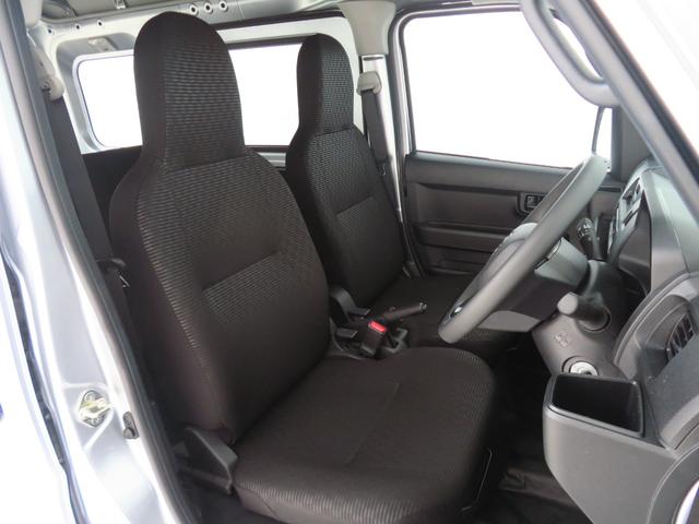 ハイゼットカーゴＤＸ　　　２ＷＤ　ＣＶＴ　キーレスエントリー　１年間無料保証安全ボディ　展示車　エコアイドル　ハイビームアシスト　オートライト　両席エアバッグ　ワンオーナー　ＡＢＳ　マニュアルエアコン　コーナーセンサー　パワーウィンドウ　レベリング　ＡＭ／ＦＭラジオ（三重県）の中古車
