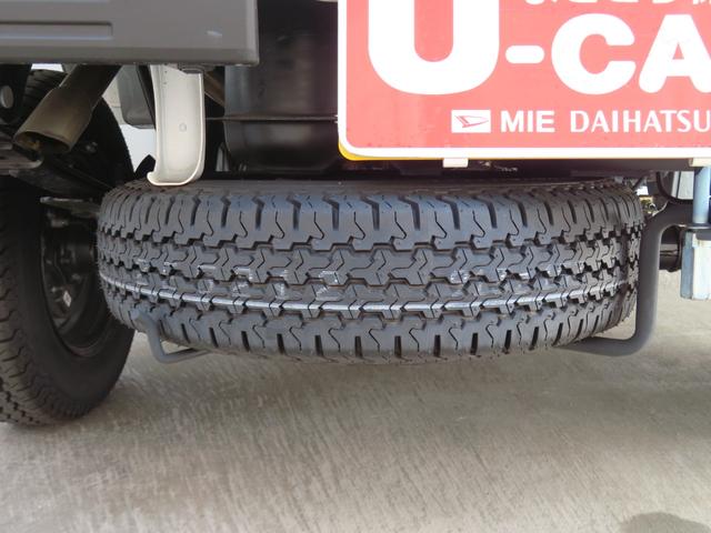 ハイゼットトラックジャンボスタンダード     4WD CVT 1年間無料保証衝突軽減システム 車線逸脱警報 デュアルエアバック コーナーセンサー アイドリングストップ オートライト パワステ マニュアルエアコン ゲートチェーン あゆみ板掛け レベリング AM/FMラジオ(三重県)の中古車