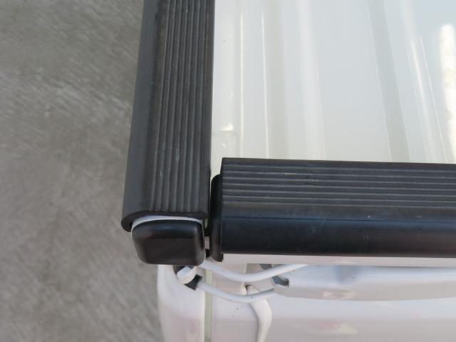 ハイゼットトラックスタンダード  2WD 5MT あゆみ板掛け 1年間無料保証ワンオーナ パワステ Wエアバッグ マニュアルエアコン アイドルストップ オートライト 点検記録簿 衝突安全ボディ ゲートプロテクター レベリング AM/FMラジオ コーナーセンサー 純正フロアマット(三重県)の中古車