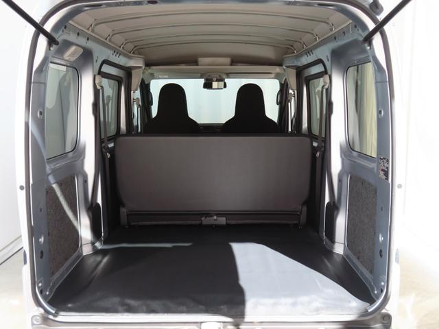 ハイゼットカーゴＤＸ　　　２ＷＤ　ＣＶＴ　キーレスエントリー　１年間無料保証両側スライドドア　エコアイドル　記録簿　両席エアバッグ　ワンオーナー　コーナーセンサー　パワーウィンドウ　マニュアルエアコン　レベリング　純正フロアマット　ＡＭ／ＦＭラジオ（三重県）の中古車