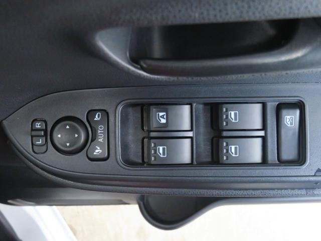 タントＸ　ｅｃｏＩＤＬＥ非装着車　　オートエアコン　１年間無料保証前方用ドライブレコーダ　ブルートゥース　地デジ　電動ミラー　ＵＳＢ接続　ＥＴＣ　ＬＥＤライト　Ｂカメラ　運転席・助手席シートヒーター　助手席側パワースライドドア　電動パーキングブレーキ　純正７型ナビ（三重県）の中古車