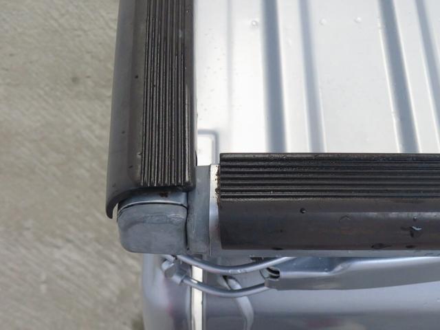 ハイゼットトラックローダンプ　　　　４ＷＤ　５ＭＴ　レベリング　１年間無料保証マニュアルエアコン　ゲートプロテクター　あゆみ板掛け　純正フロアマット　デフロック　Ｈｉ＆Ｌｏ切替（三重県）の中古車