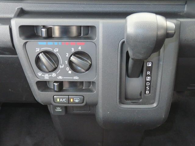 ハイゼットカーゴDXコーナーセンサー 両側スライドドア エコアイドル ハイビームアシスト オートライト 記録簿 ワンオーナー ABS マニュアルエアコン パワーウィンドウ レベリング AM/FMラジオ(三重県)の中古車