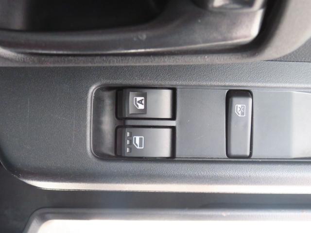 ハイゼットカーゴDXコーナーセンサー 両側スライドドア エコアイドル ハイビームアシスト オートライト 記録簿 ワンオーナー ABS マニュアルエアコン パワーウィンドウ レベリング AM/FMラジオ(三重県)の中古車