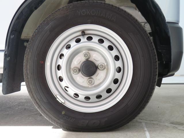 ハイゼットカーゴDXコーナーセンサー 両側スライドドア エコアイドル ハイビームアシスト オートライト 記録簿 ワンオーナー ABS マニュアルエアコン パワーウィンドウ レベリング AM/FMラジオ(三重県)の中古車