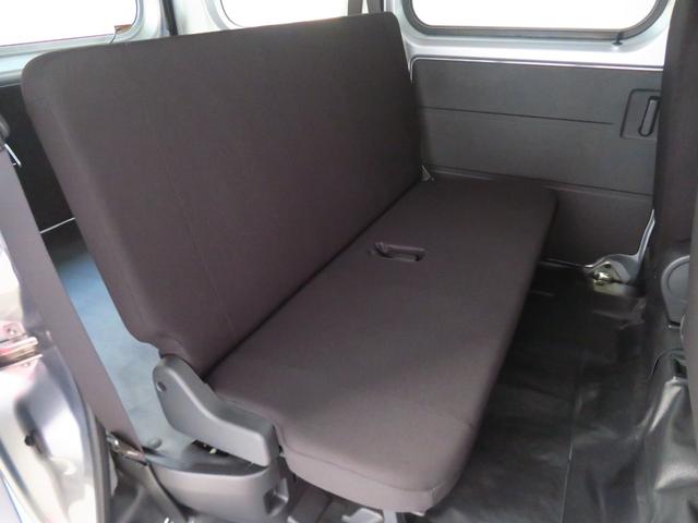 ハイゼットカーゴDX 2WD CVT キーレスエントリー 1年間無料保証安全ボディ 展示車 エコアイドル オートライト 記録簿 レーンアシスト 両席エアバッグ ワンオーナー ABS マニュアルエアコン コーナーセンサー パワーウィンドウ レベリング AM/FMラジオ(三重県)の中古車