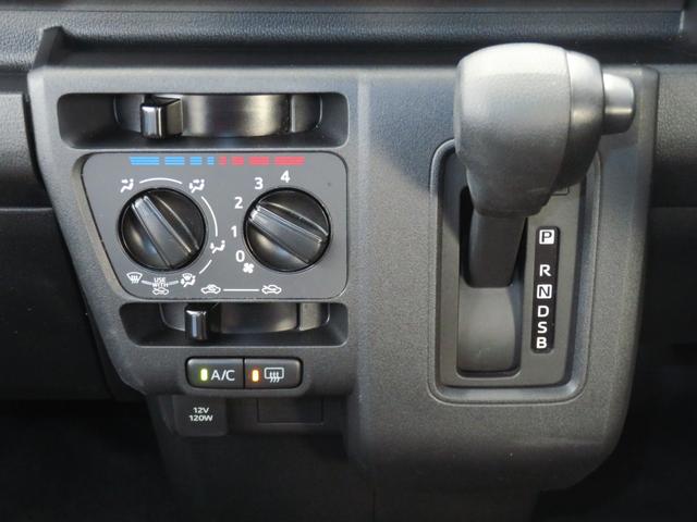 ハイゼットカーゴDX 2WD CVT キーレスエントリー 1年間無料保証安全ボディ 展示車 エコアイドル オートライト 記録簿 レーンアシスト 両席エアバッグ ワンオーナー ABS マニュアルエアコン コーナーセンサー パワーウィンドウ レベリング AM/FMラジオ(三重県)の中古車