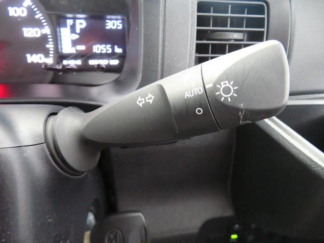 ハイゼットカーゴDX 2WD CVT キーレスエントリー 1年間無料保証安全ボディ 展示車 エコアイドル オートライト 記録簿 レーンアシスト 両席エアバッグ ワンオーナー ABS マニュアルエアコン コーナーセンサー パワーウィンドウ レベリング AM/FMラジオ(三重県)の中古車