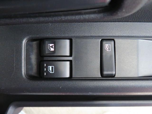 ハイゼットカーゴDX 2WD CVT キーレスエントリー 1年間無料保証安全ボディ 展示車 エコアイドル オートライト 記録簿 レーンアシスト 両席エアバッグ ワンオーナー ABS マニュアルエアコン コーナーセンサー パワーウィンドウ レベリング AM/FMラジオ(三重県)の中古車