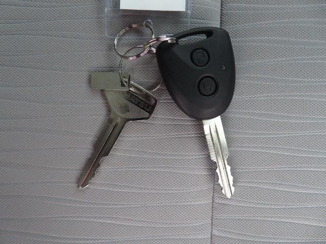 ミライースＬ　ＳＡIII　　　　　　　コーナーセンサー　１年間無料保証元試乗車　アイドリングＳＴＯＰ　１オーナ　キ−レス　Ｗエアバッグ　レーンキープアシスト　オートハイビーム　ＡＢＳ　オートライト　マニュアルエアコン　パワーウィンドウ　レベリング　純正フロアマット（三重県）の中古車